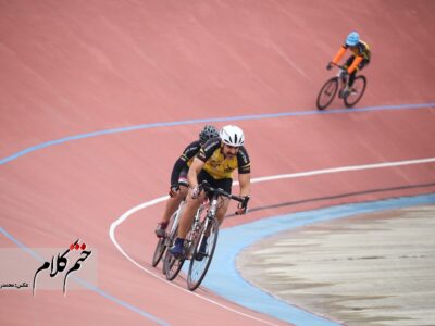 گزارش تصویری/مسابقات دوچرخه سواری دهه فجر در پیست شهید سپهبد حاج قاسم سلیمانی- رشت