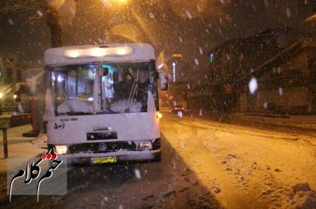 گزارش تصویری/آماده باش و حرکت ناوگان اتوبوسهای سازمان حمل و نقل بارو مسافر شهرداری رشت در برف