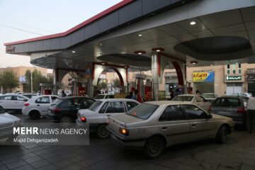 مدیرعامل شرکت ملی پخش فرآورده‌های نفتی ایران: ۱۷۰۰ جایگاه عرضه سوخت فعال شدند | رفع کامل مشکل تا ۲۴ ساعت آینده