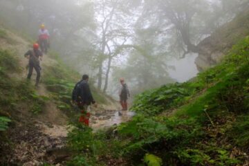 سرپرست هلال احمر گیلان خبر داد؛ پیدا شدن گروه ۱۷ نفره کوهنوردی در ارتفاعات اطاقور لنگرود