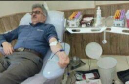 اهدای خون توسط رئیس دانشگاه علوم پزشکی گیلان