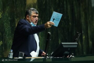 در حاشیه مجوز انتشار ۲۸۰ هزار میلیارد تومان گواهی سپرده انتقاد شدید دلخوش از بانک مرکزی؛ سود ۳۰ درصدی سپرده گذاری، تورم و فشار اقتصادی بر مردم را چندین برابر خواهد کرد